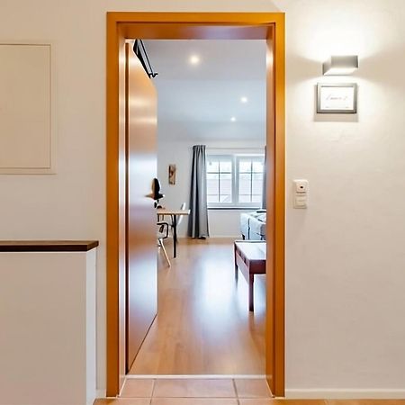 Komfortables Doppelzimmer In Kehl Goldscheuer - 1A Guesthouse Buitenkant foto