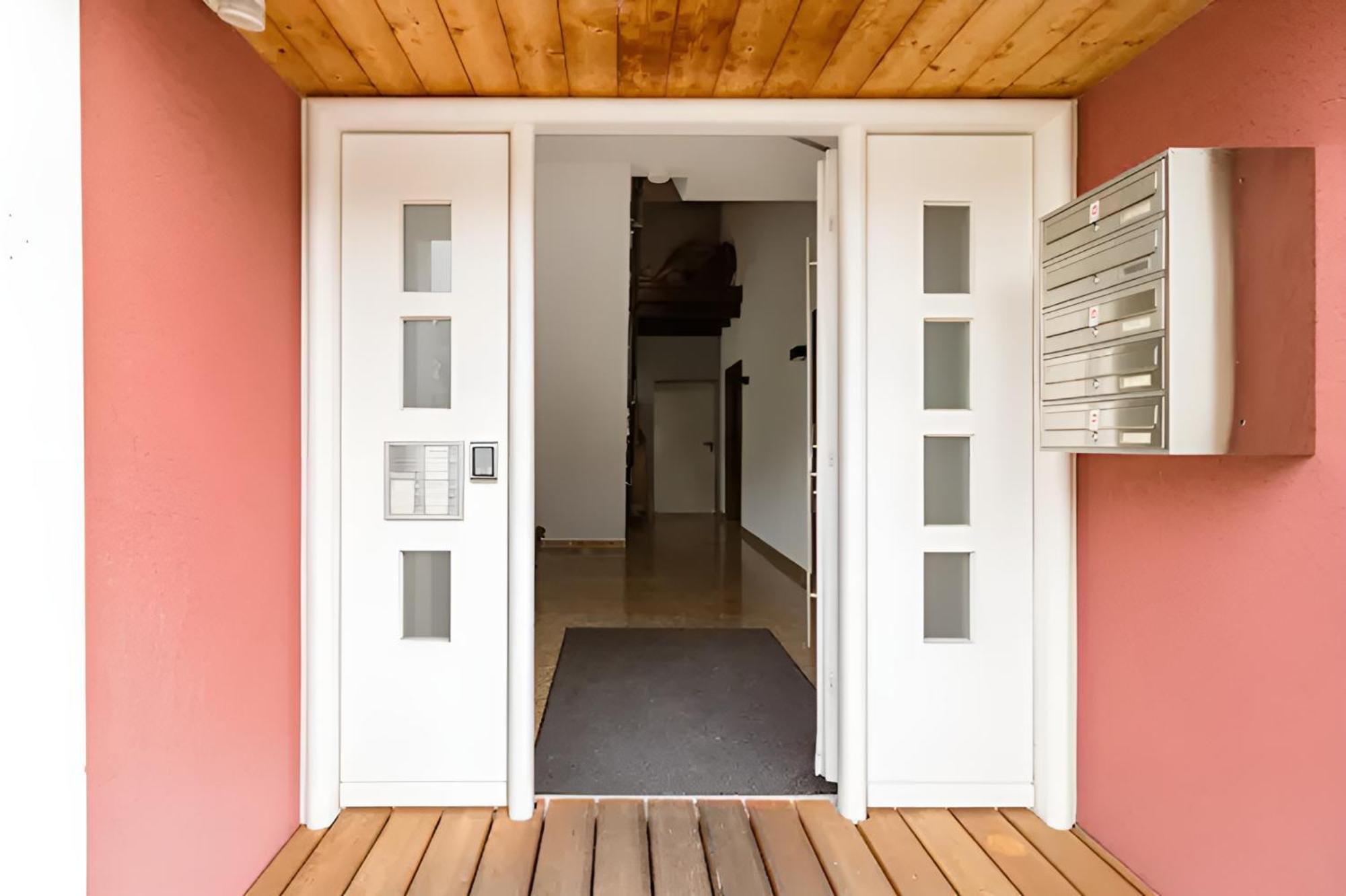 Komfortables Doppelzimmer In Kehl Goldscheuer - 1A Guesthouse Buitenkant foto