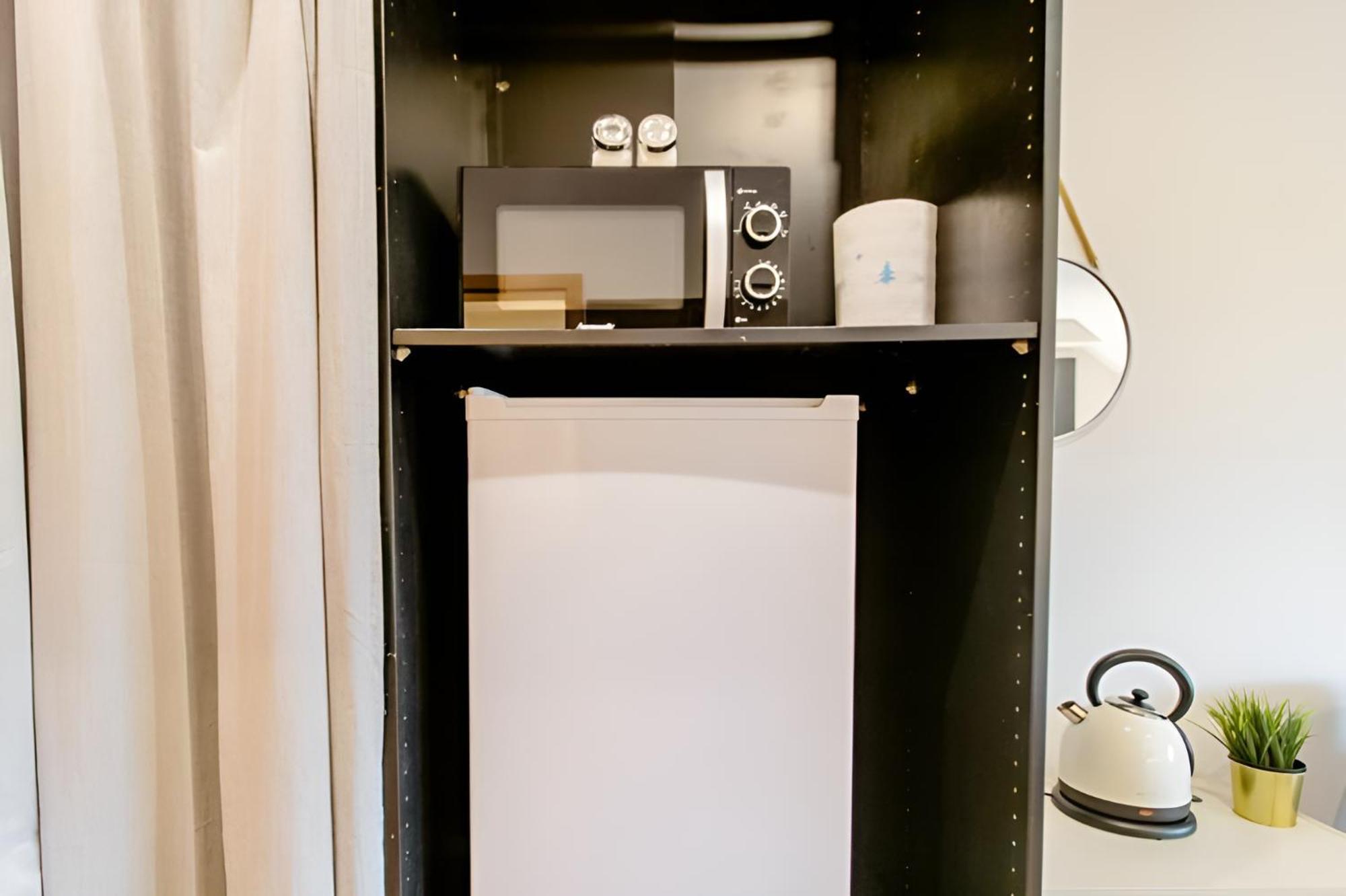 Komfortables Doppelzimmer In Kehl Goldscheuer - 1A Guesthouse Buitenkant foto