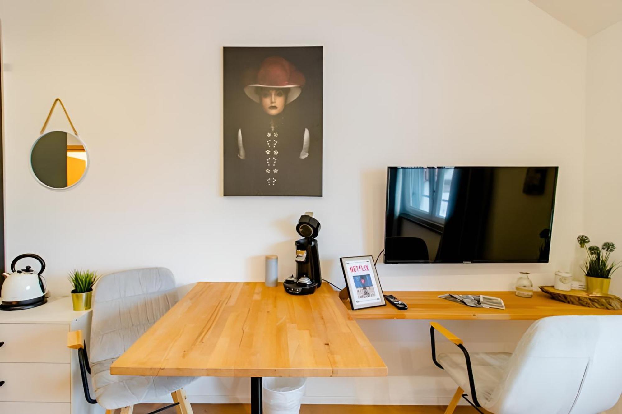 Komfortables Doppelzimmer In Kehl Goldscheuer - 1A Guesthouse Buitenkant foto